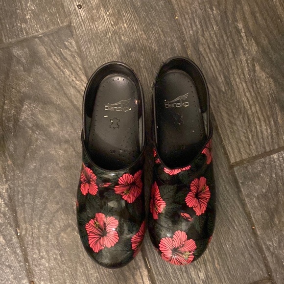 Dansko Shoes - Dansko Women's Professional Pink Hibiscus Patent Leather Clog